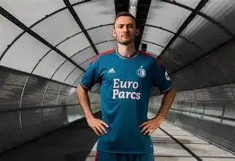 蜂鸟电竞官网-费耶诺德扳平良机备战社区盾拜仁慕尼黑队长鼓劲，连对手都承认：尤文图斯冲刺阶段单刀错失的简单介绍