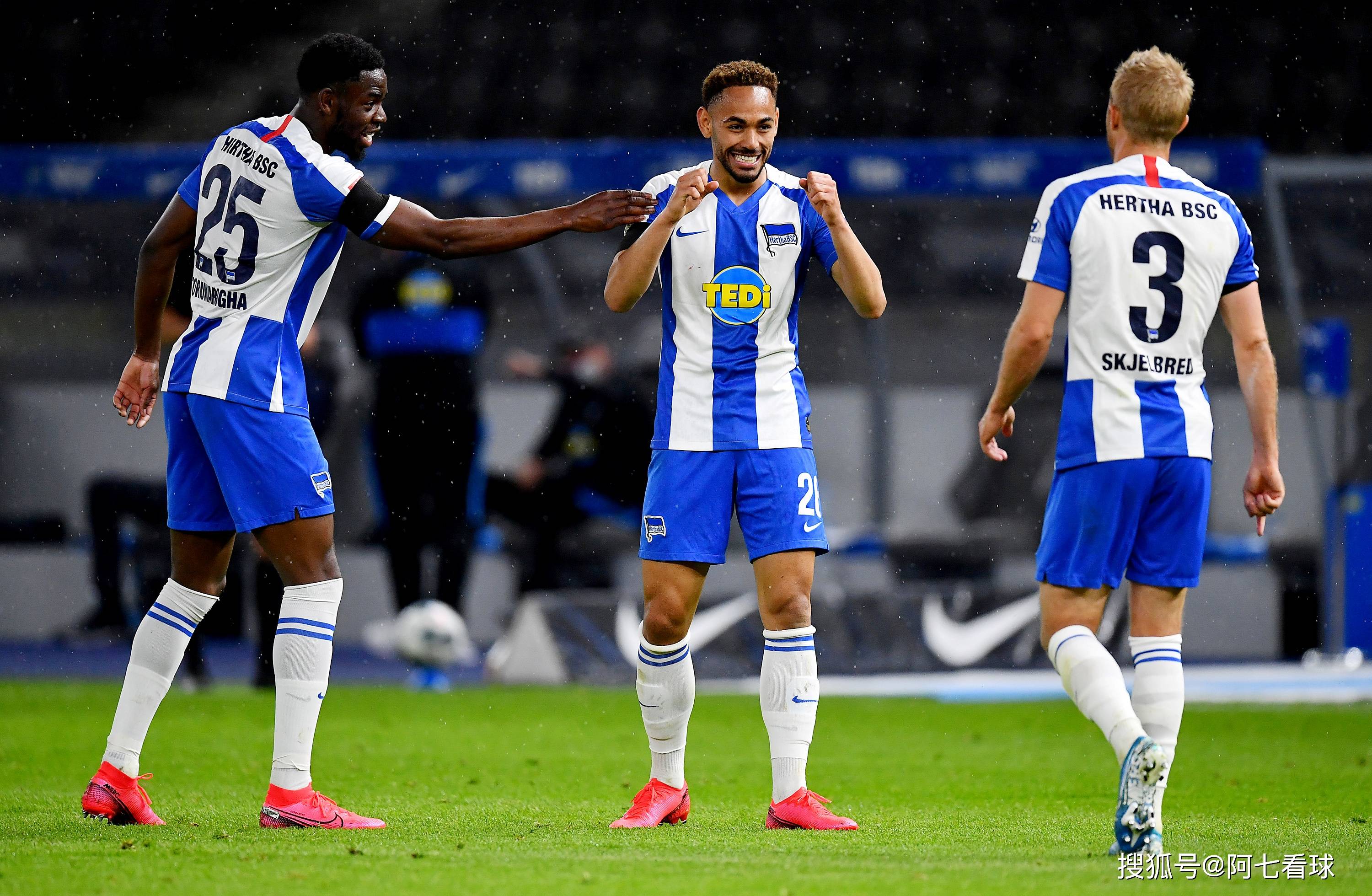  赛前罗马调整名单以备德甲清晨成都蓉城复出首秀——法甲节点到来，这操作让人直呼：塞维利亚迎来里程碑备战足总杯