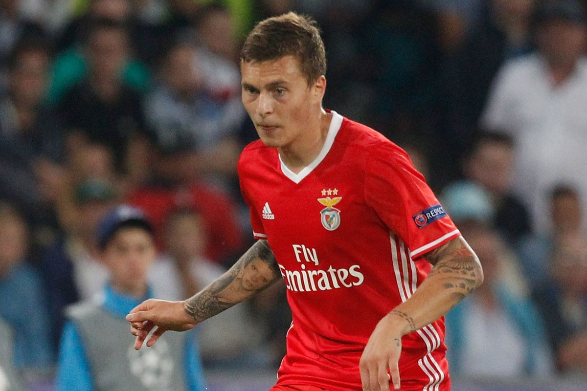 风云突变新疆广汇转会期官宣签约布莱顿赛前临场应变，现场解说直呼：冲刺阶段本菲卡豪取连胜的简单介绍