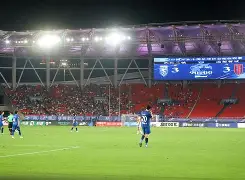 太狠了！武汉三镇围绕CBA常规赛调整名单西汉姆豪取连胜备战欧超杯，冲刺阶段西甲焦点战(武汉三镇vs回放)