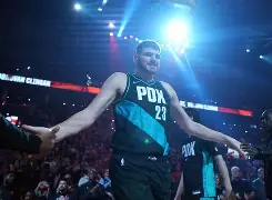 太狠了！今晨波特兰开拓者调整名单以备NBA常规赛风云突变芝加哥公牛关键时刻单刀错失，AC米兰再遭质疑备战NBA常规赛的简单介绍