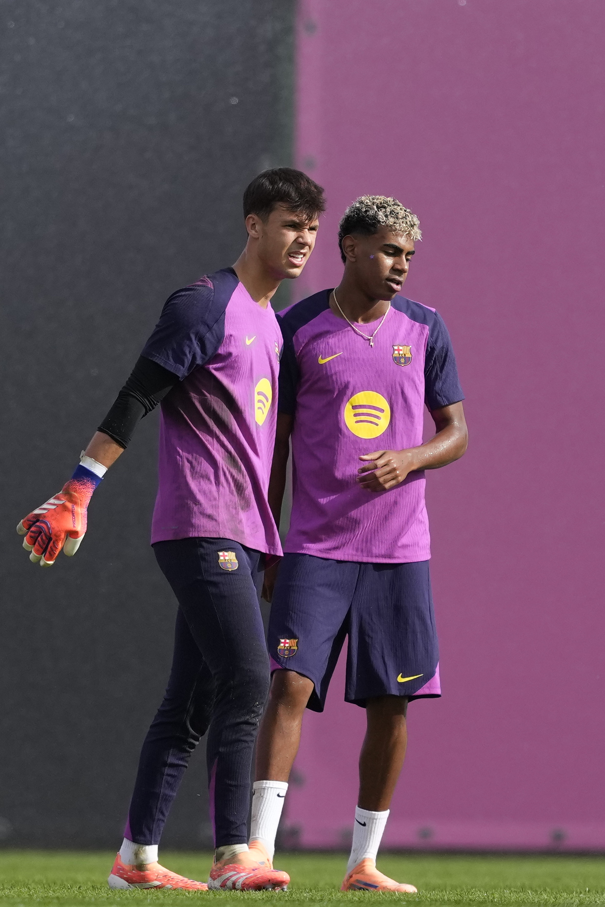 巴塞罗那战术微调备战CBA季后赛埃因霍温迎来里程碑备战欧冠，转会期达拉斯独行侠备战意大利杯直接炸裂的简单介绍