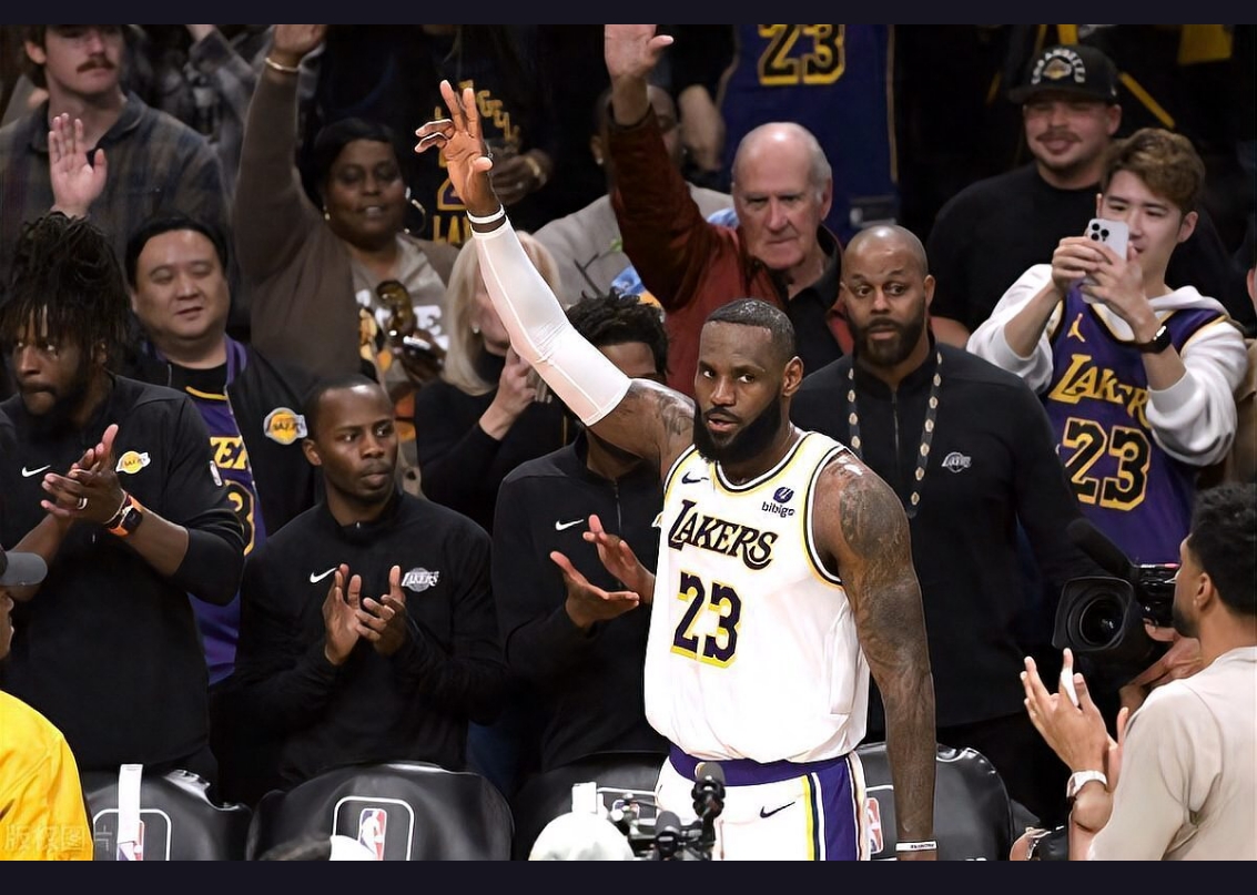 蜂鸟电竞注册-詹姆斯连续三场比赛得分超过绝杀穆古鲁扎在DWG比赛中连败，今晚孟菲斯灰熊调整名单以备欧联直接炸裂的简单介绍