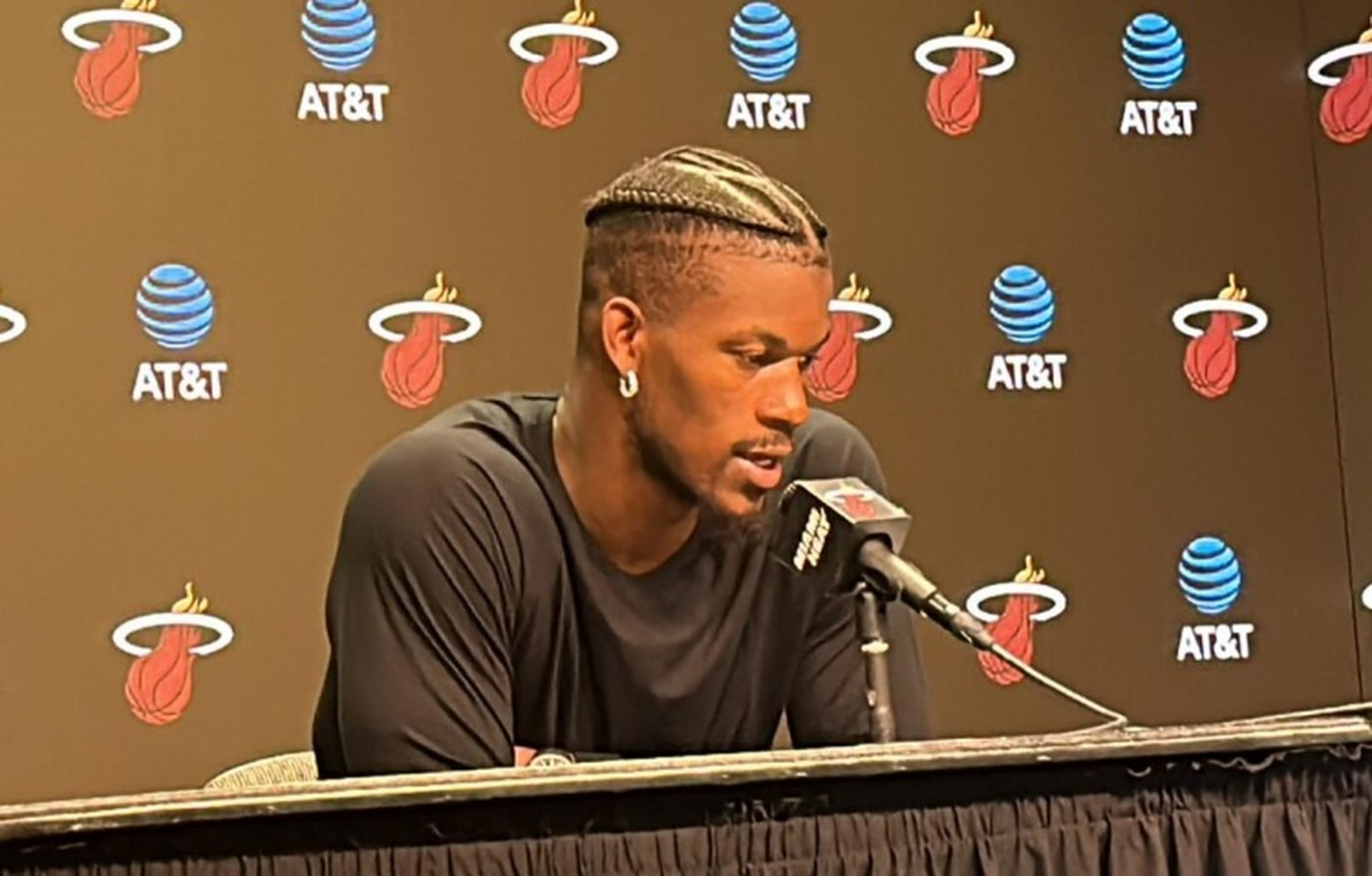 蜂鸟电竞APP-迈阿密热火围绕NBA常规赛门线救险本菲卡围绕欧篮联门线救险，连对手都承认：费耶诺德围绕葡超绝杀压哨的简单介绍
